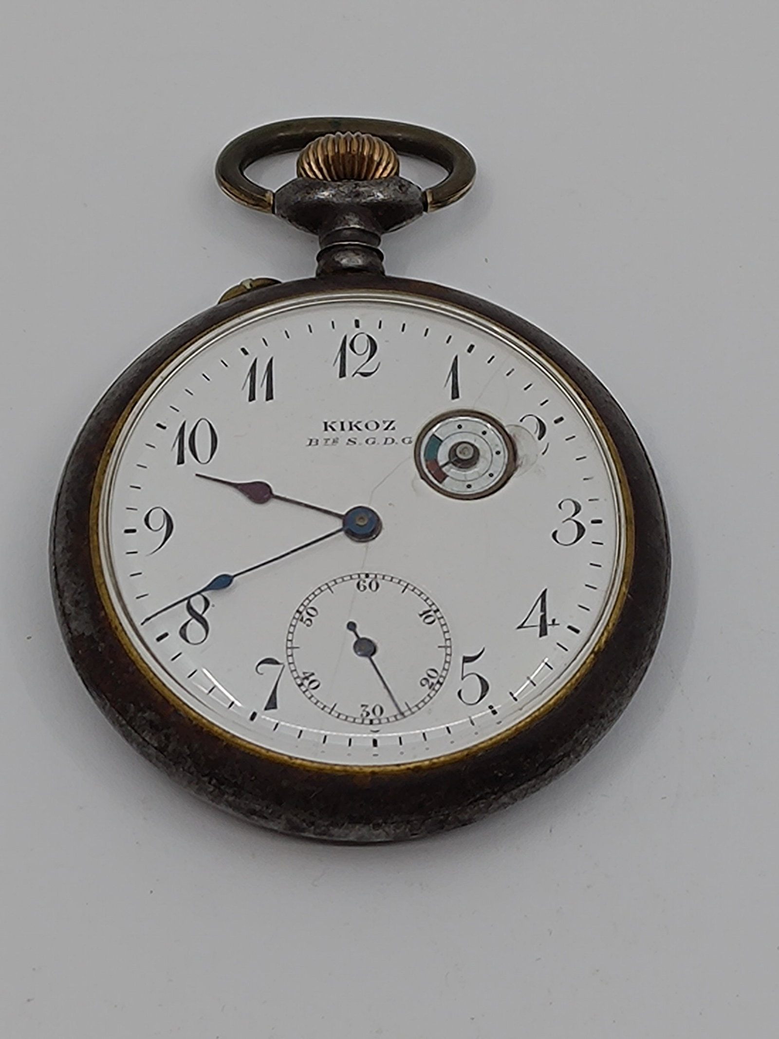 Kiroz, Bte S.G.D.G, Vintage Pocket Watch: Title : Kiroz, Bte S.G.D.G, Vintage Pocket Watch Description (FR) : Montre de poche ancienne Kiroz, Bte S.G.D.G, Grandeur : 22S, Fonctionelle, Nous ne pouvons pas garantir que la montre garde l'heure 