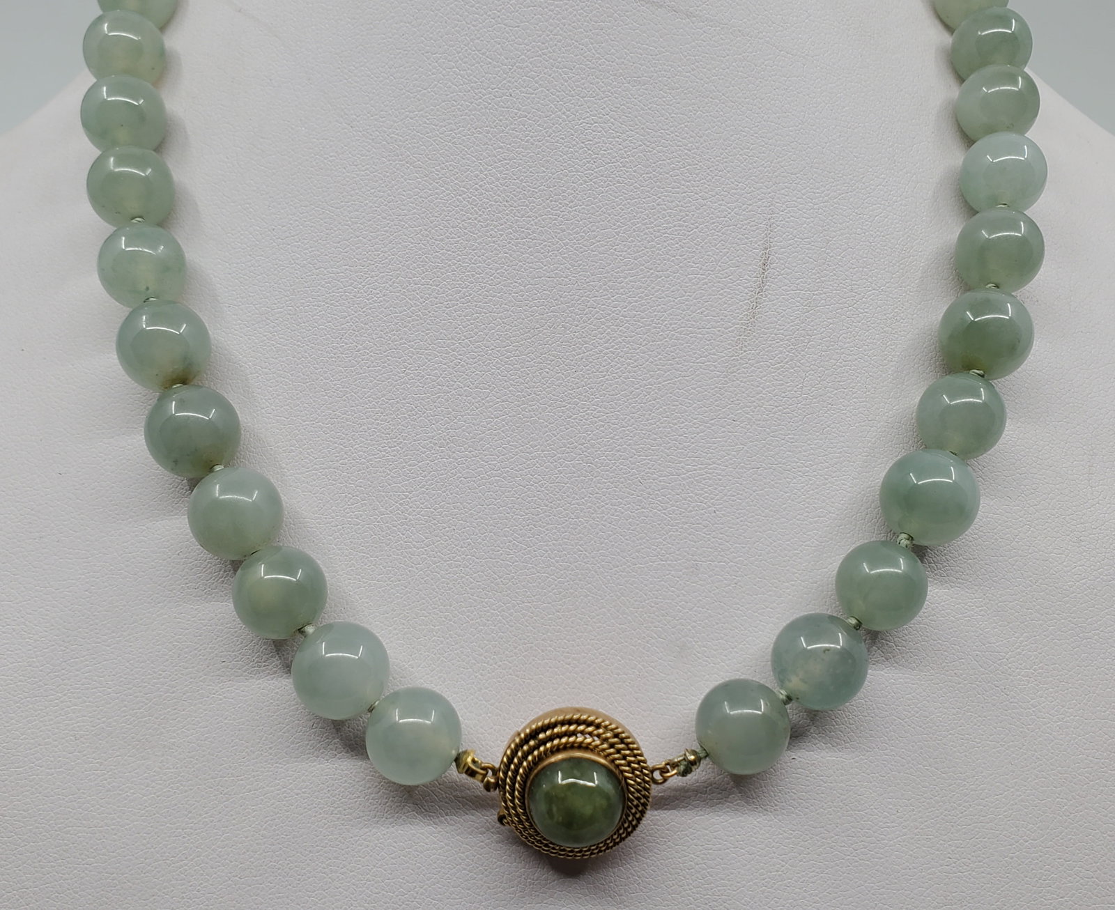 Vintage Chinese 14KT Gold Jade Necklace (1 of 7)