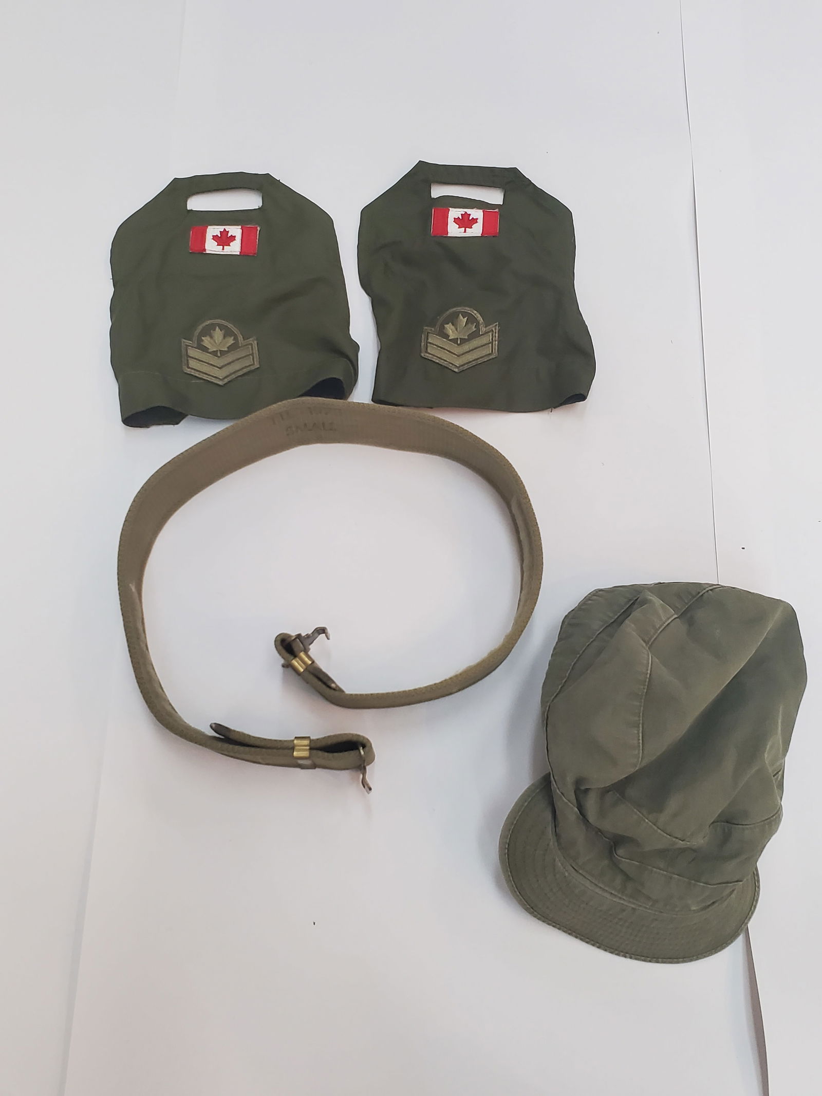 Set Of Canadian Military Hat, Belt And Shoulder - Oct 27