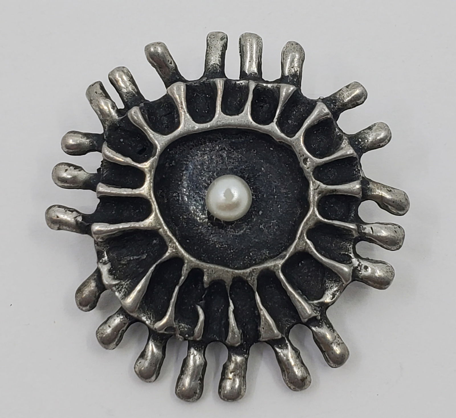 ROBERT LARIN Brutalist Modernist Pewter Brooch (1 of 5)