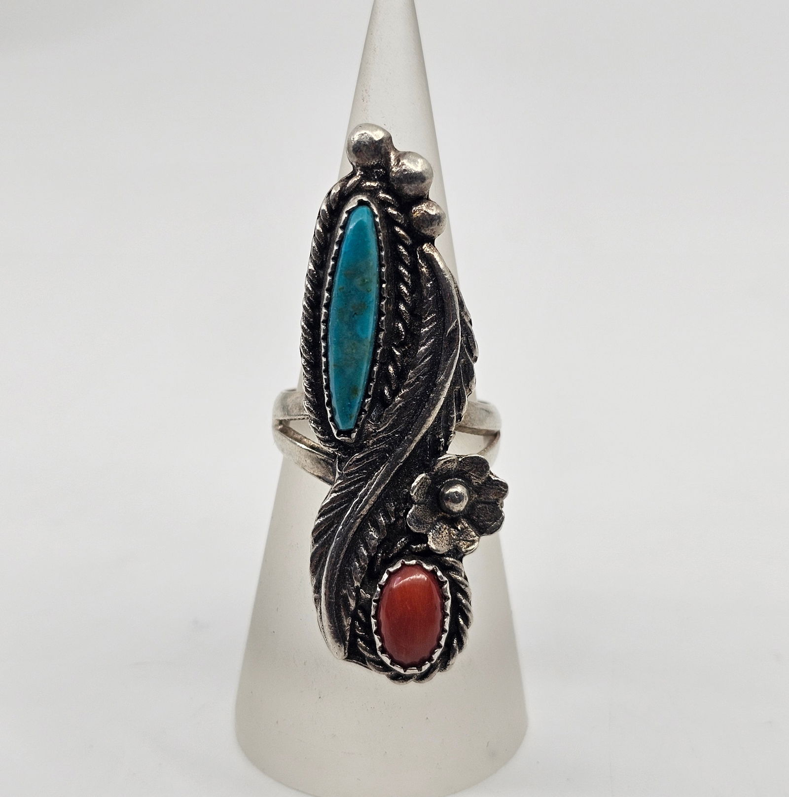 Vintage Navajo Sterling Silver Ring set with Turquoise and Red Coral (1 of 6)