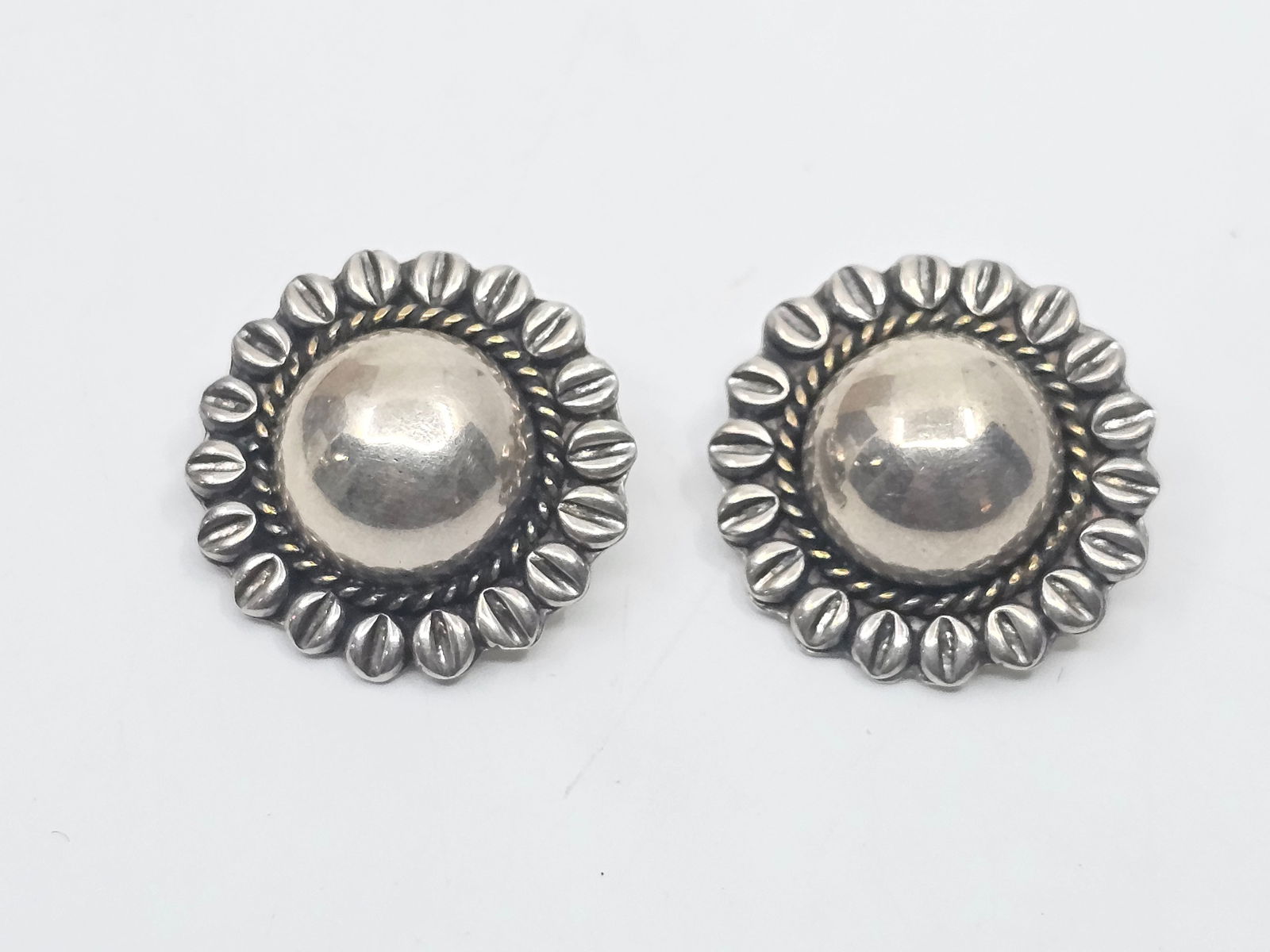 Vintage Mexican Sterling Silver Sunflower Shaped Earring (1 of 4)