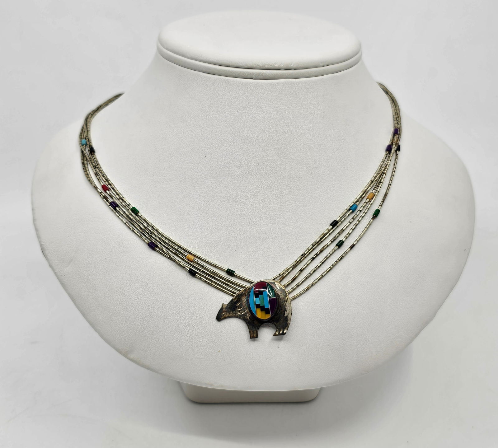 Vintage Zuni, Sterling Silver Necklace set with a bear pendant (1 of 6)