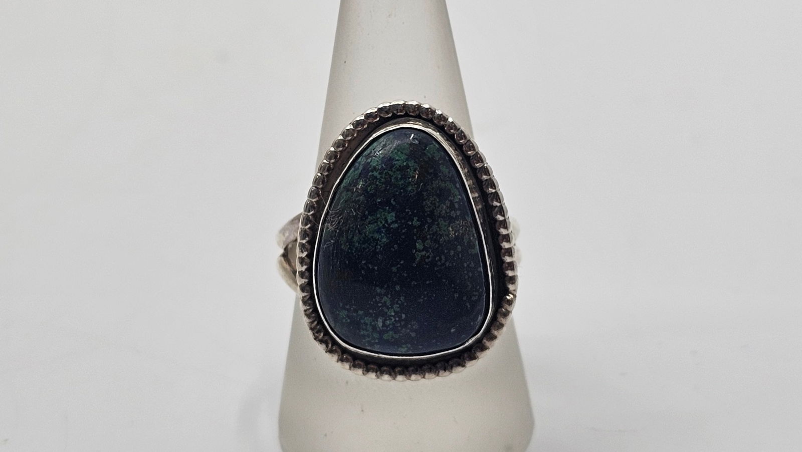 Vintage Navajo Sterling Silver Lapis Lazuli Ring (1 of 5)