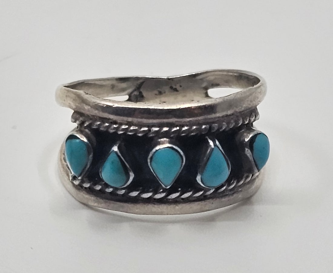 Vintage Mexican, Sterling Silver Turquoises Ring (1 of 6)