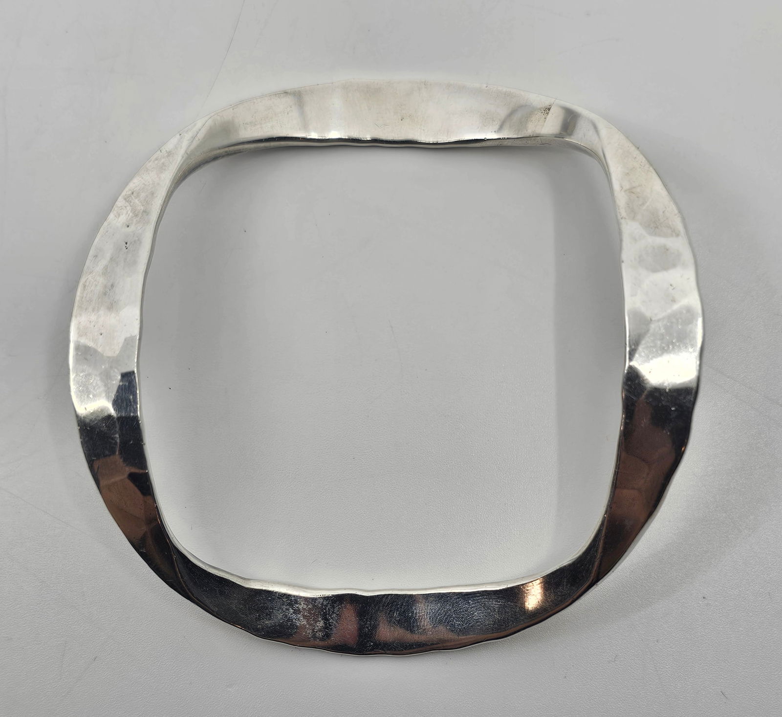 Tone Vigeland, Norwegian modernist handwrought Sterling Silver Bangle Bracelet (1 of 6)