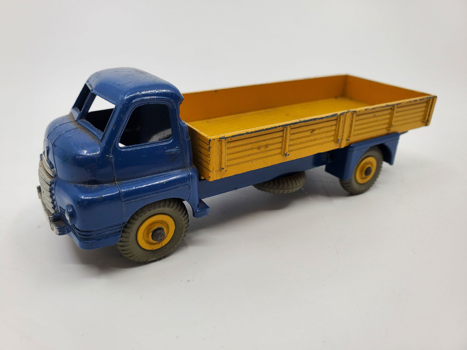 Vintage DINKY TOYS Original Paint BIG BEDFORD 522 (1 of 6)