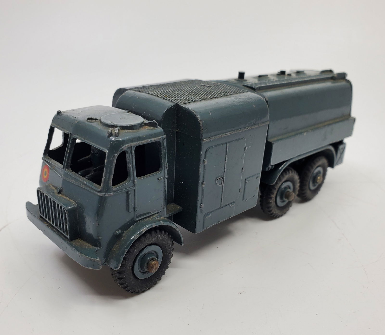 Vintage DINKY TOYS Original Paint PRESSURE REFUELLER 642 (1 of 5)