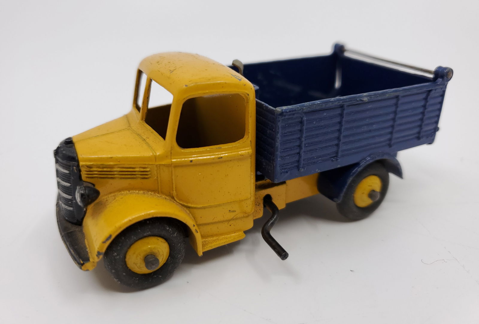 Vintage DINKY TOYS Original Paint BEDFORD TIPPER LORRY 410 (1 of 7)