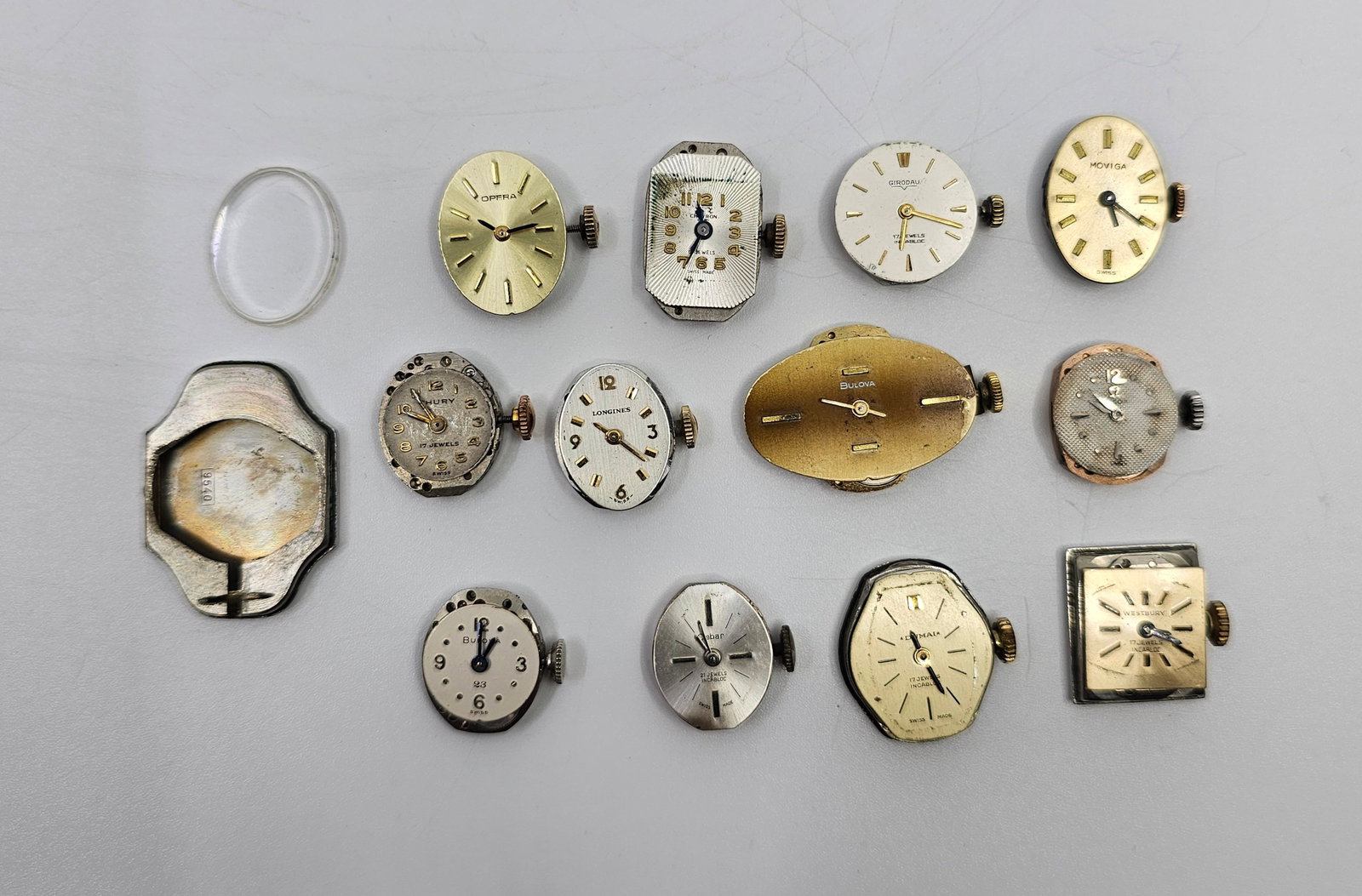 Lot of 12 VINTAGE Ladies Small Watch Movements all working (1 of 20)