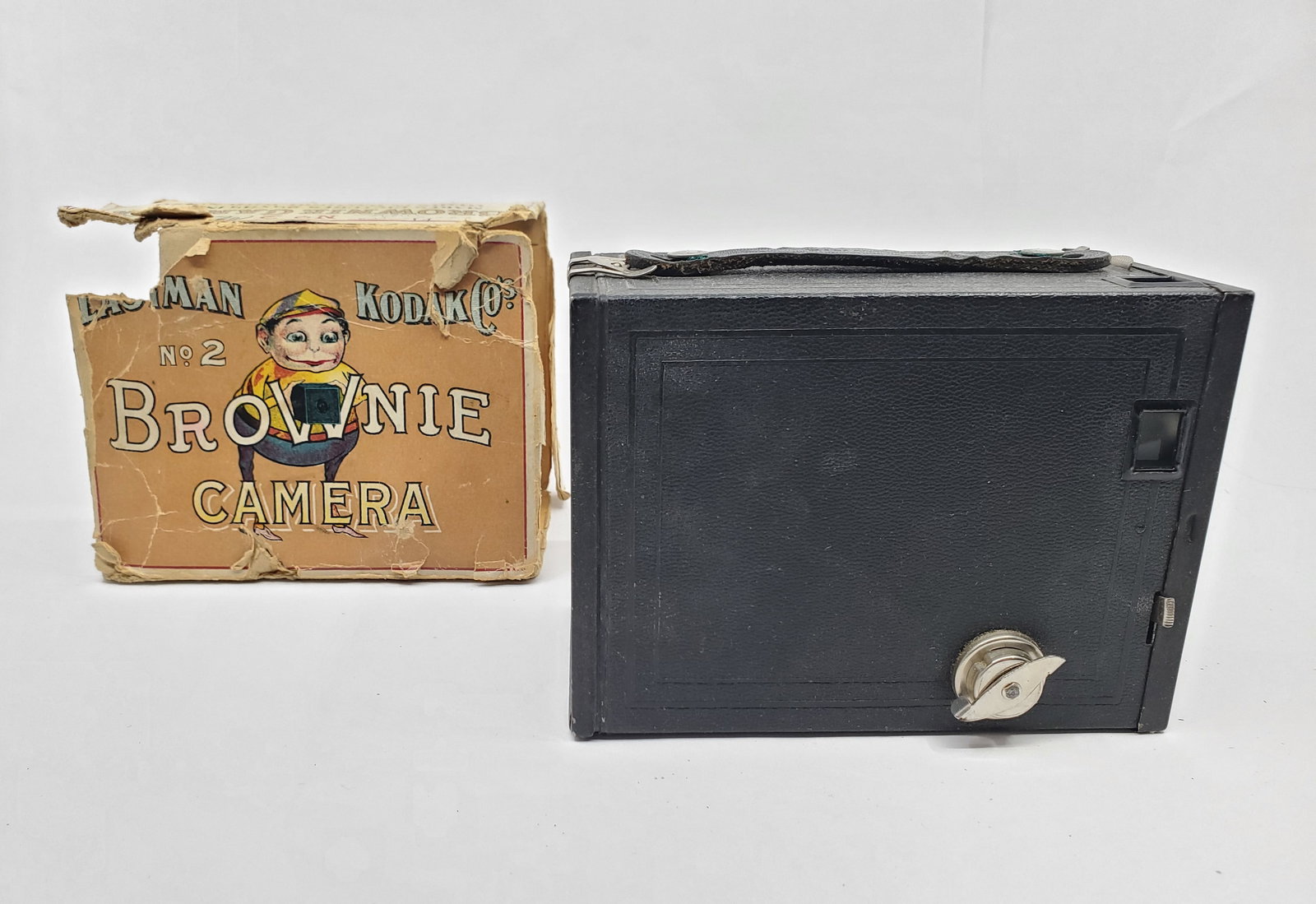 Early 20th Century EASTMAN KODAK BROWNIE N0 2 Box Camera w/Slipcase (1 of 11)