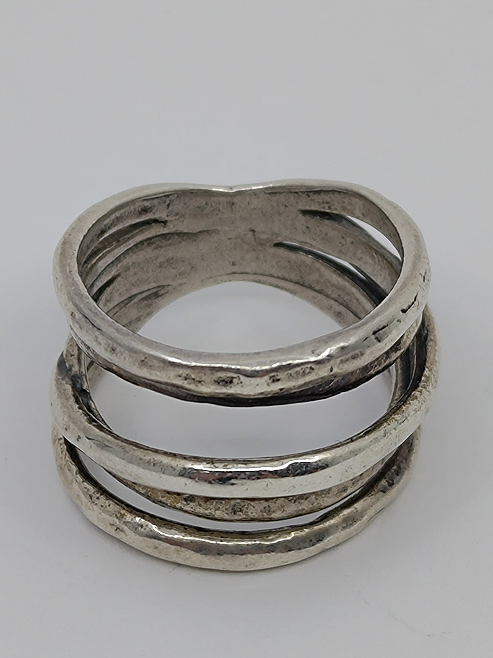Shablool Didae, Israeli Modernist Sterling Silver Ring: Sterling Silver Ring, signed inside Israel 925 Didae Size: 6 1/2 Weight: 7,6 g