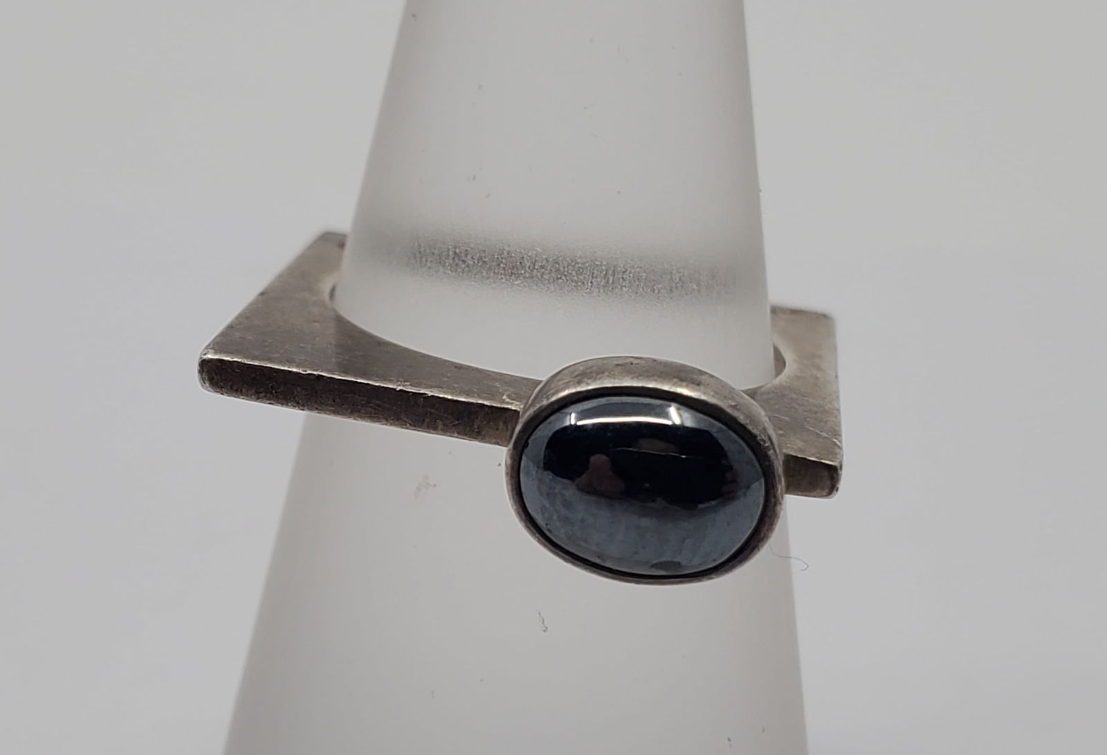 Modernist Sterling Silver Hematite Ring, signed (1 of 8)