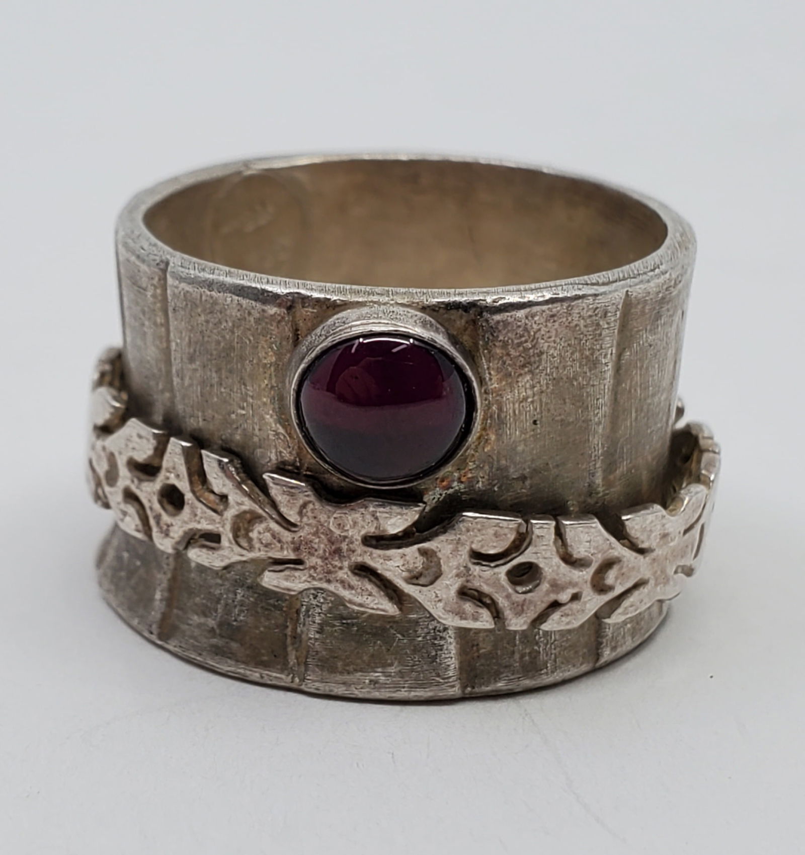 Yutal, Sterling Silver Modernist Ring, set with a Stone (1 of 7)