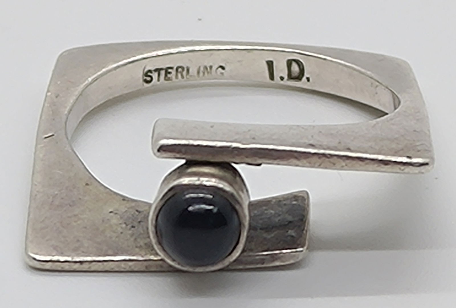Modernist Sterling Silver Ring, set with a Black Stone signed ID (1 of 8)