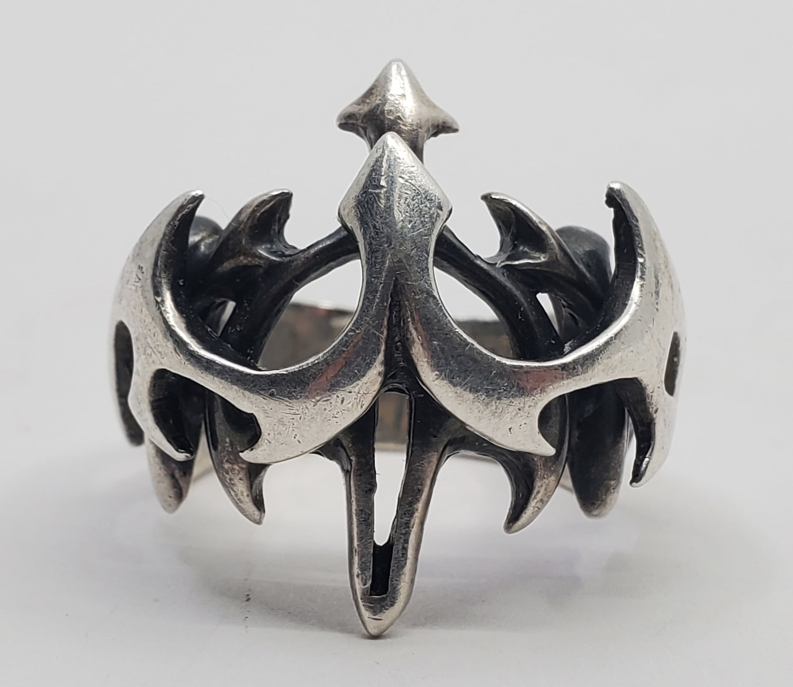 Draco, Sterling Silver Ring: Sterling Silver Ring, signed inside Draco 925 Size : 10 1/2 Weight: 14,6 g