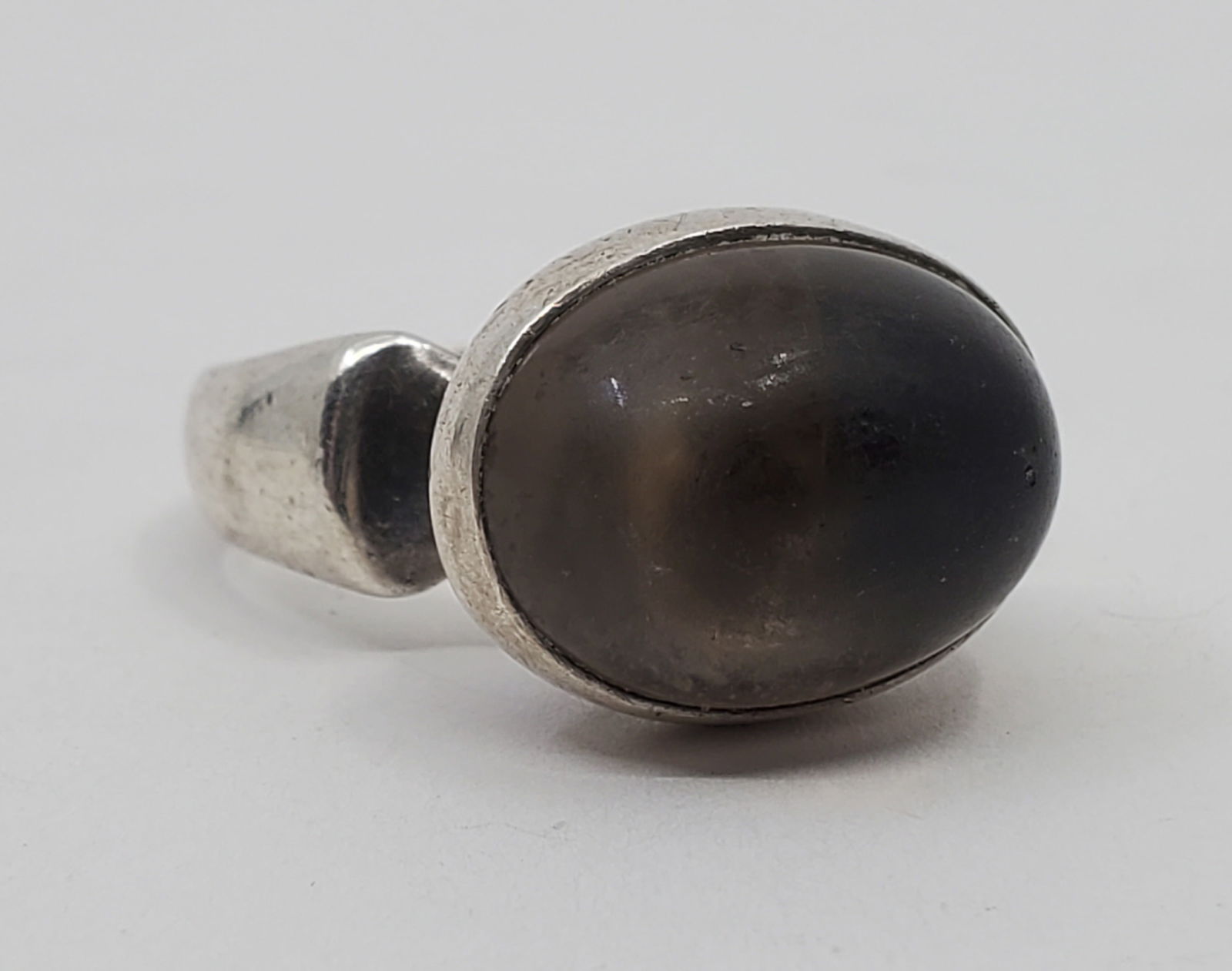 Modernist Sterling Silver Ring, set with a Stone, Signed (1 of 10)