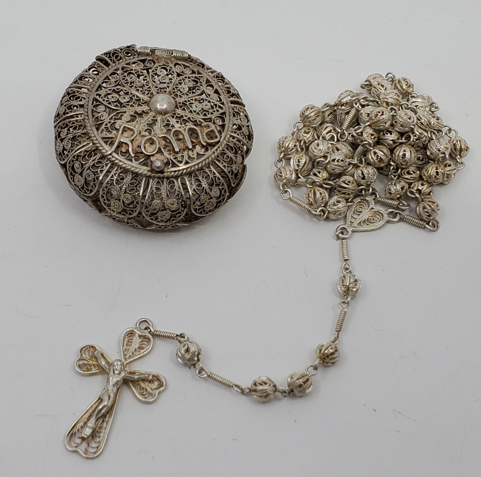 Vintage .800 Silver Filigrane Rosary with it's Case (1 of 9)