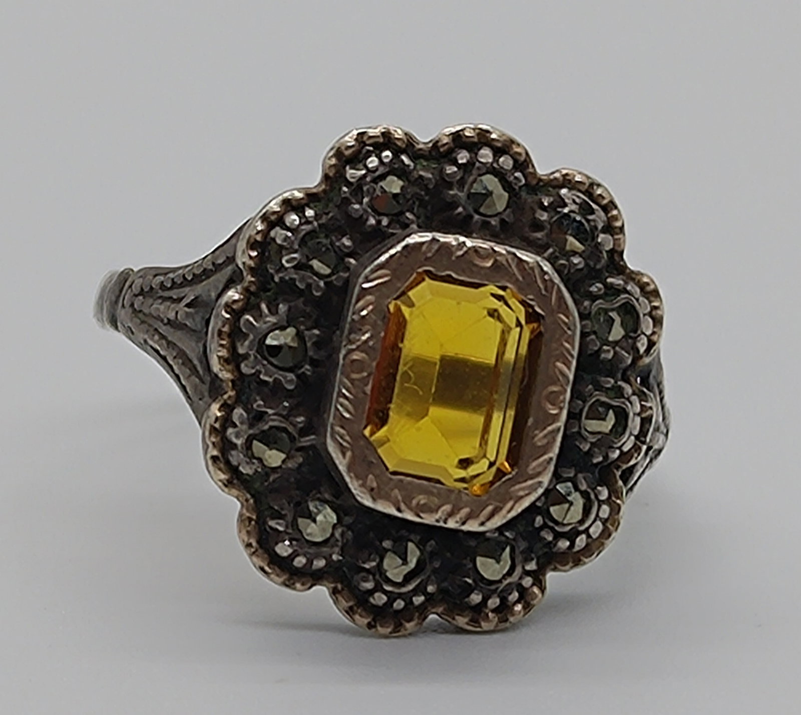Antique French Sterling Silver Peridote and Marcasite Ring: Sterling Silver ring, set with a peridote and marcasites, marked on the edge Size : 7 Weight: 4 g