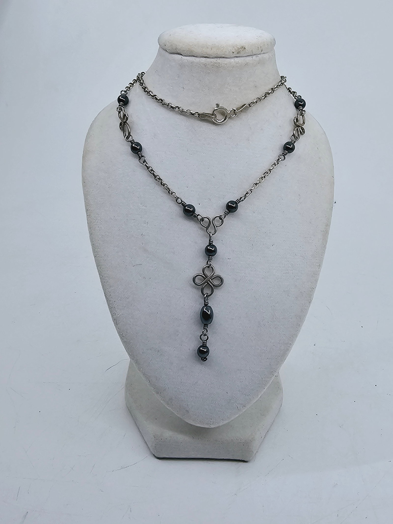 Sterling silver Necklace whit Hematite stone: Sterling silver necklace whit hematite stone Weight 6.26 15" Long