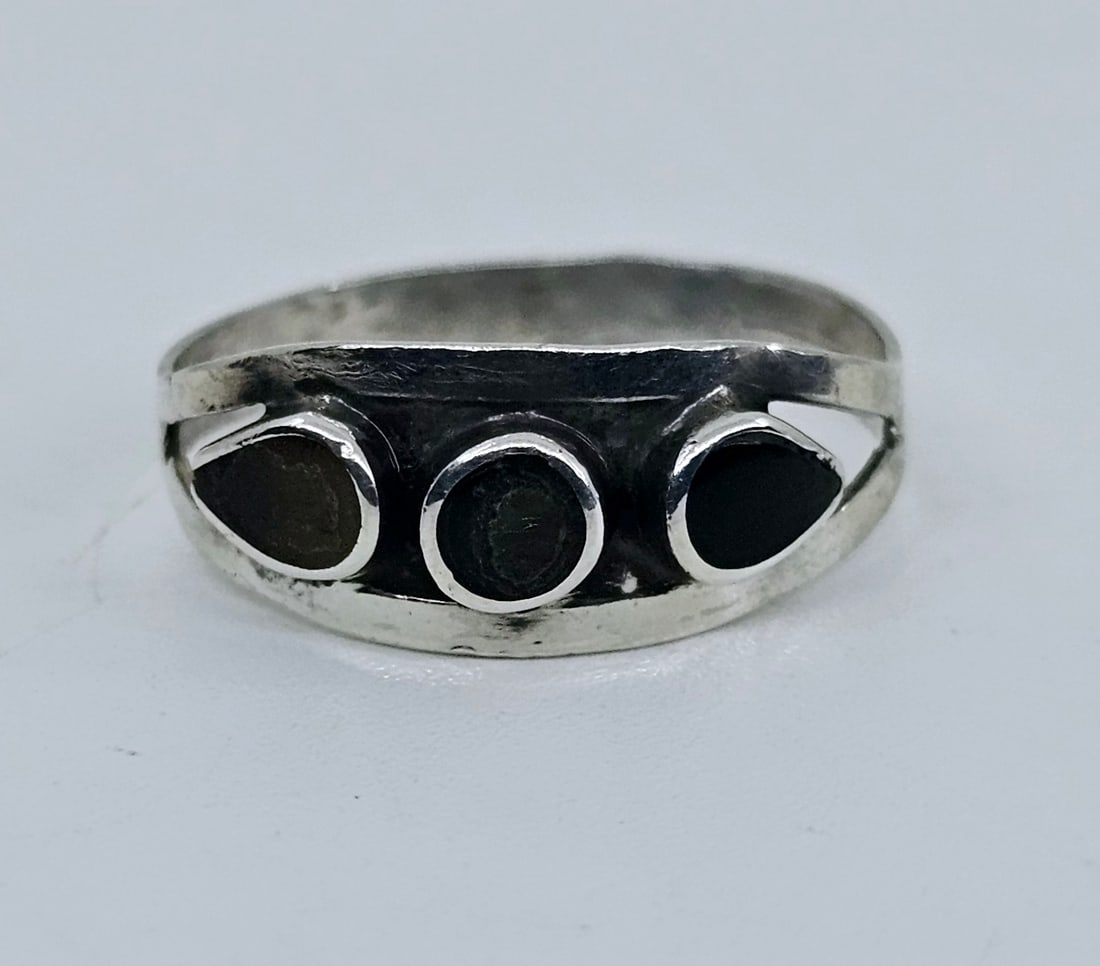 Vintage Mexican Sterling Silver Inlaid Ring (1 of 6)