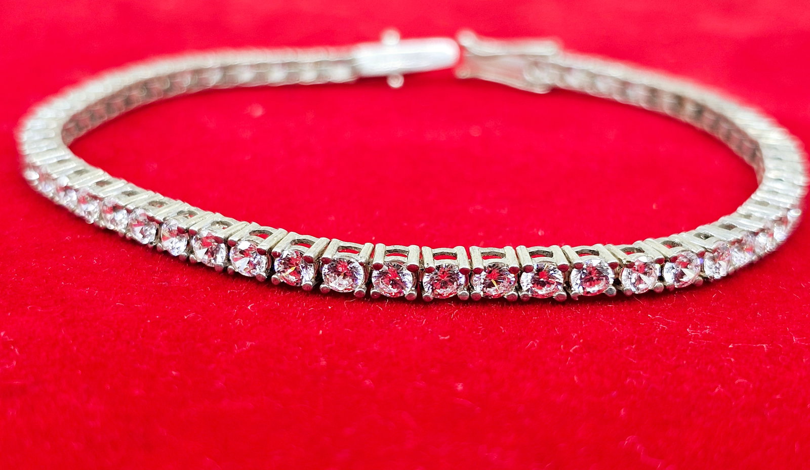 Sterling Silver Zicornium Tennis Bracelet: Sterling Silver Zicornium Tennis Bracelet Weight 10.78g 7"