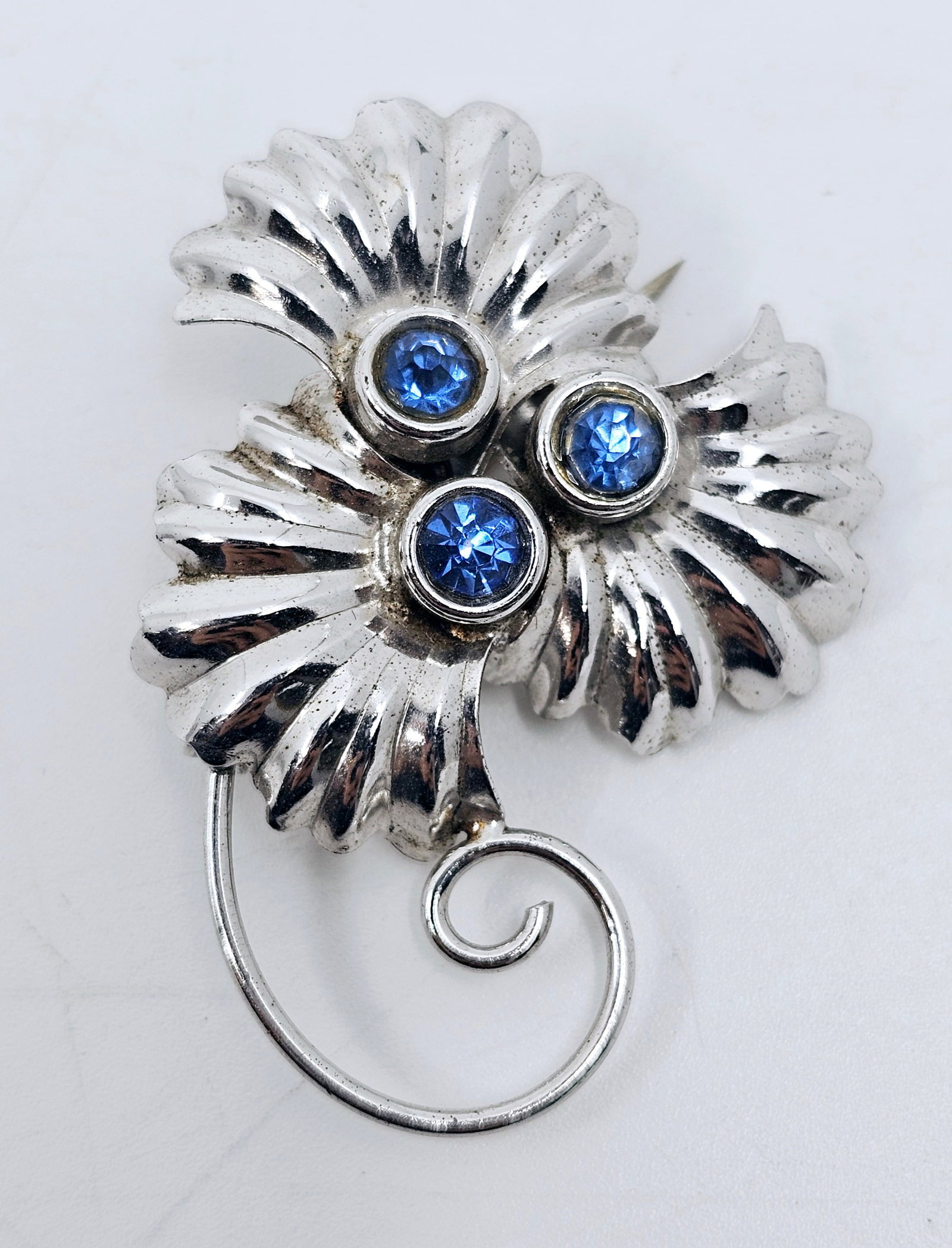 Bond Boyd Sterling Silver Brooch Flower: Sterling Silver Brooch, Bond Boyd Weight 6.36g 2" x 1.25"