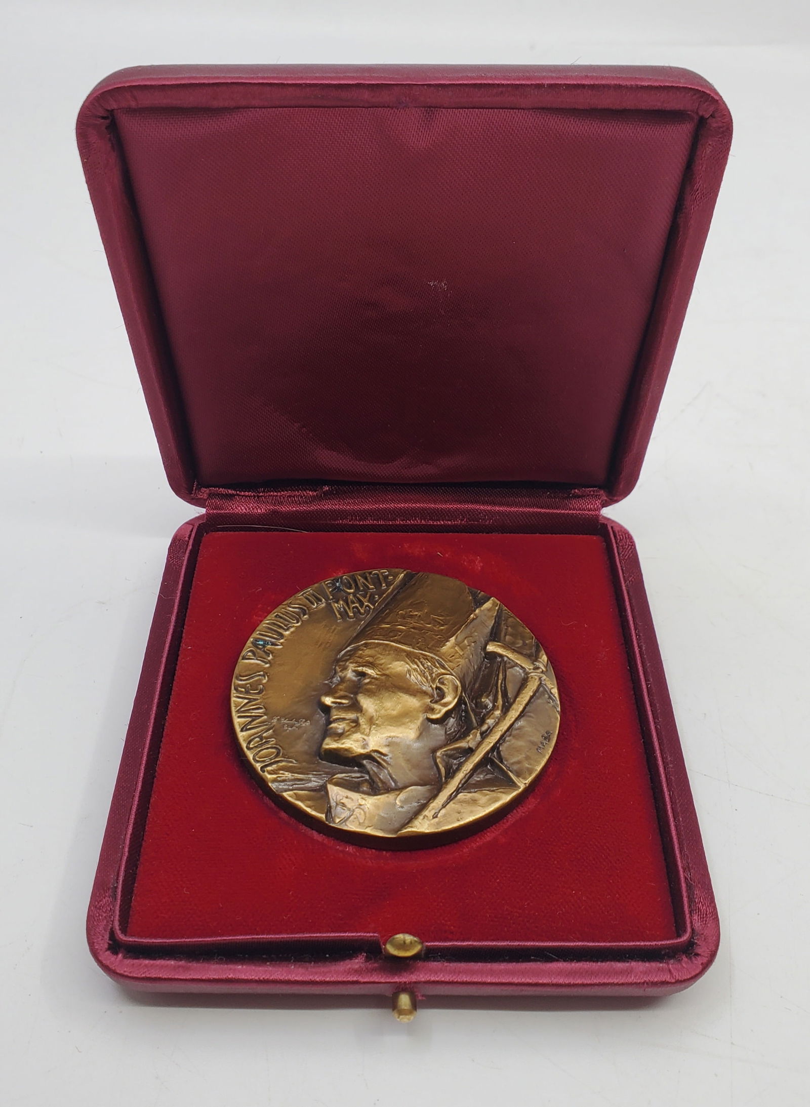 Pope John Paul II Boxed Bronze Medal Commemorating Visit to Canada (1984).: 50 mm, 75.20 grams. Made in Italy.