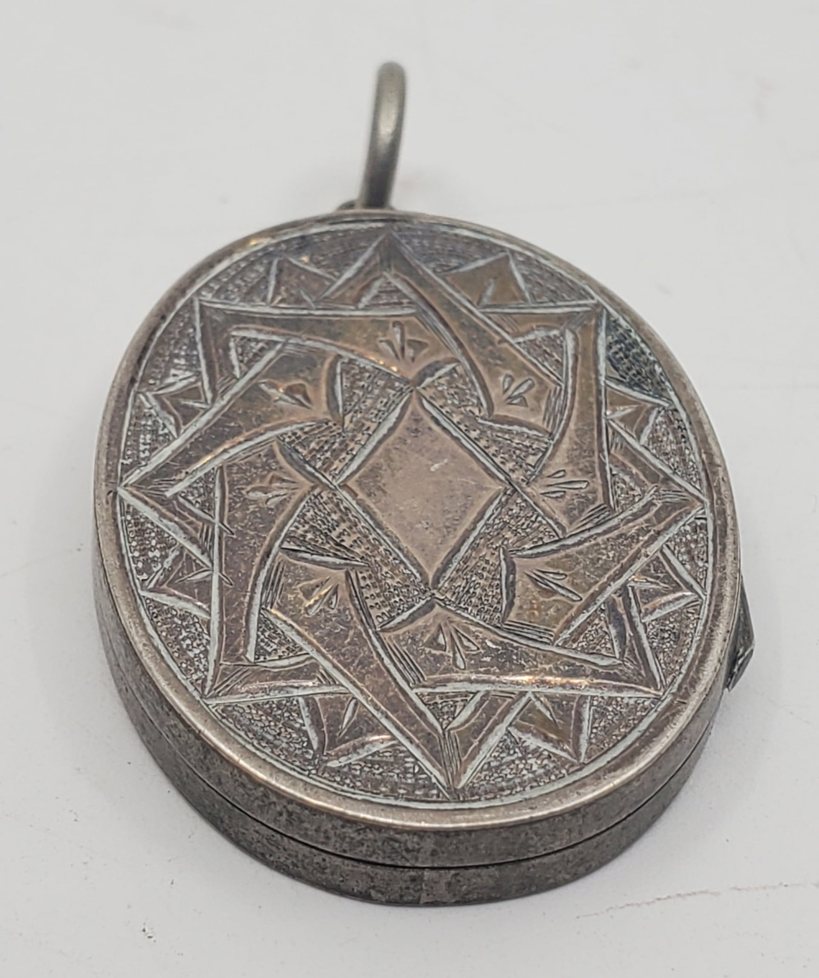 Antique Sterling Silver Hand Chiseled Locket Pendant: Sterling Slver Locket Pendant, 1 3/4" x 1" Weight: 8.1 g