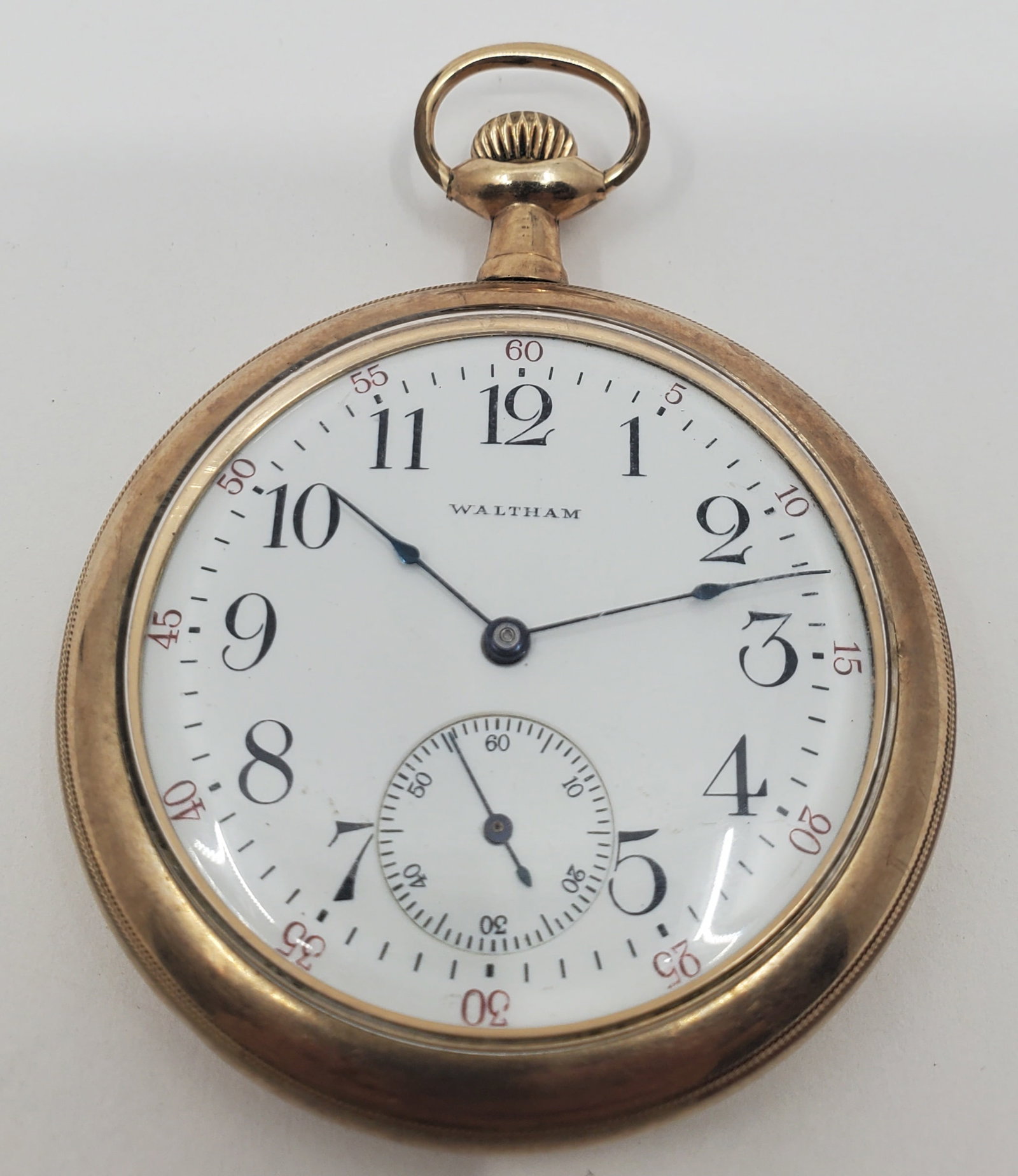 WALTHAM 17J Gold Filled Pocket Watch 12 Size: Estimated productiondate : 1910 Clean diail, without hairline cracks. Appears to be in good working order, although we have not tested for accuracy.