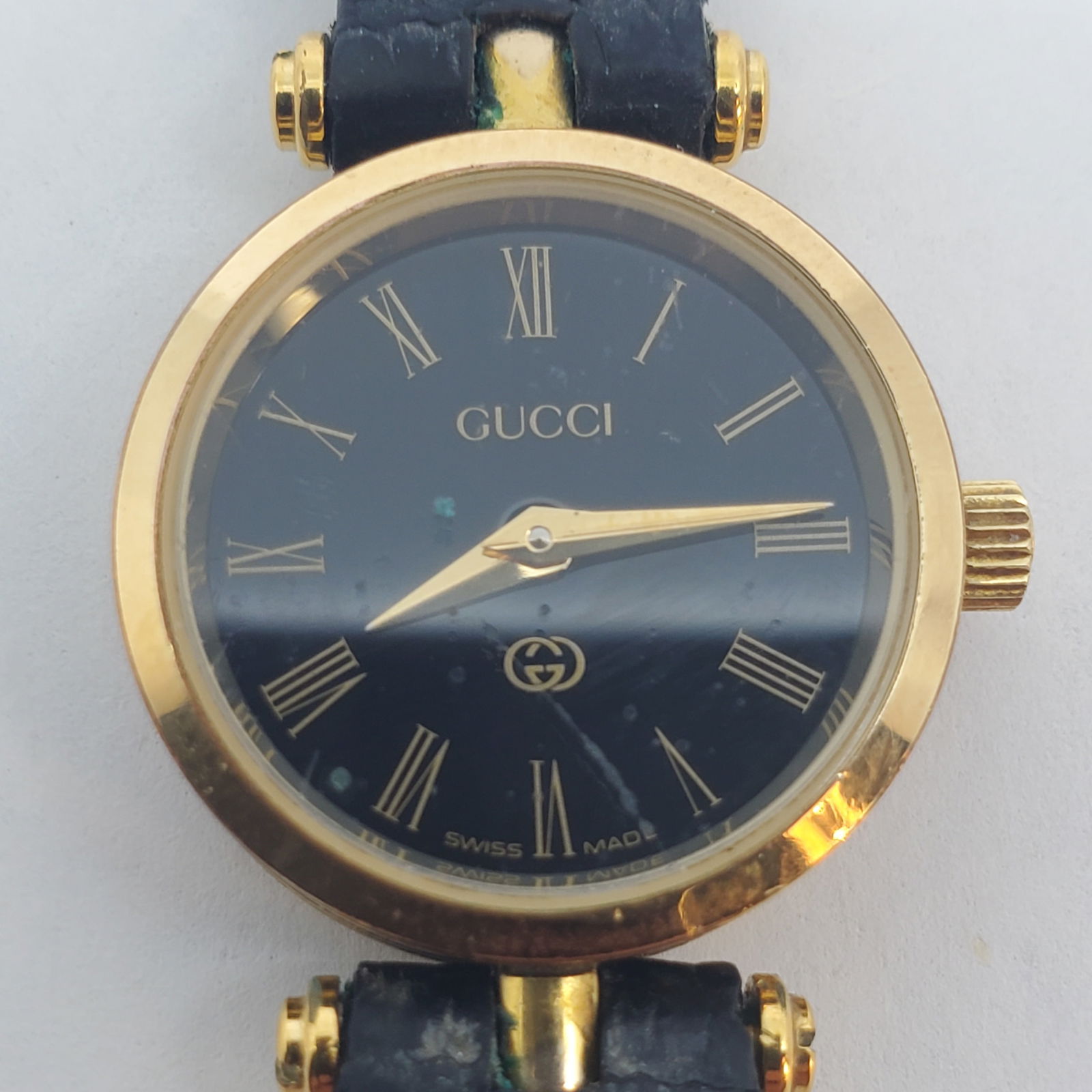 Ladies 1980s GUCCI Gold Plate and Black Watch, Leather Strap (1 of 7)