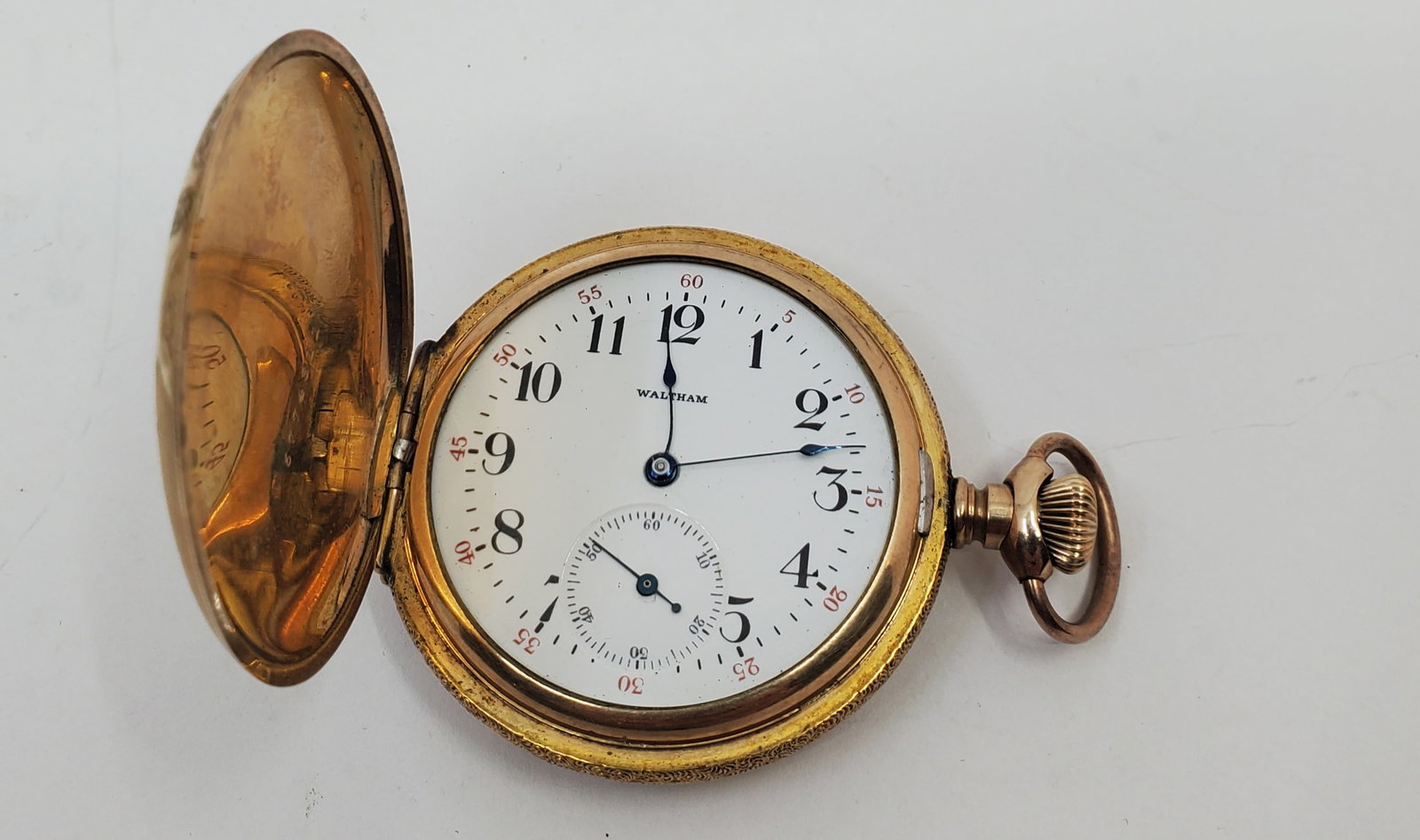 AMERICAN WALTHAM 6s 7j GF Hunter Case Pocket Watch: Estimated year of production 1900. Appearance is like new, but the watch is not in working order.