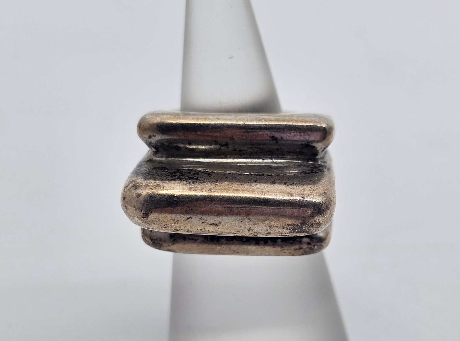 Alwand Vahan, Sterling Silver Modernist Ring: Sterling Silver Ring, marked inside A. Vahan Sterling Size : 7 Weight: 17 g