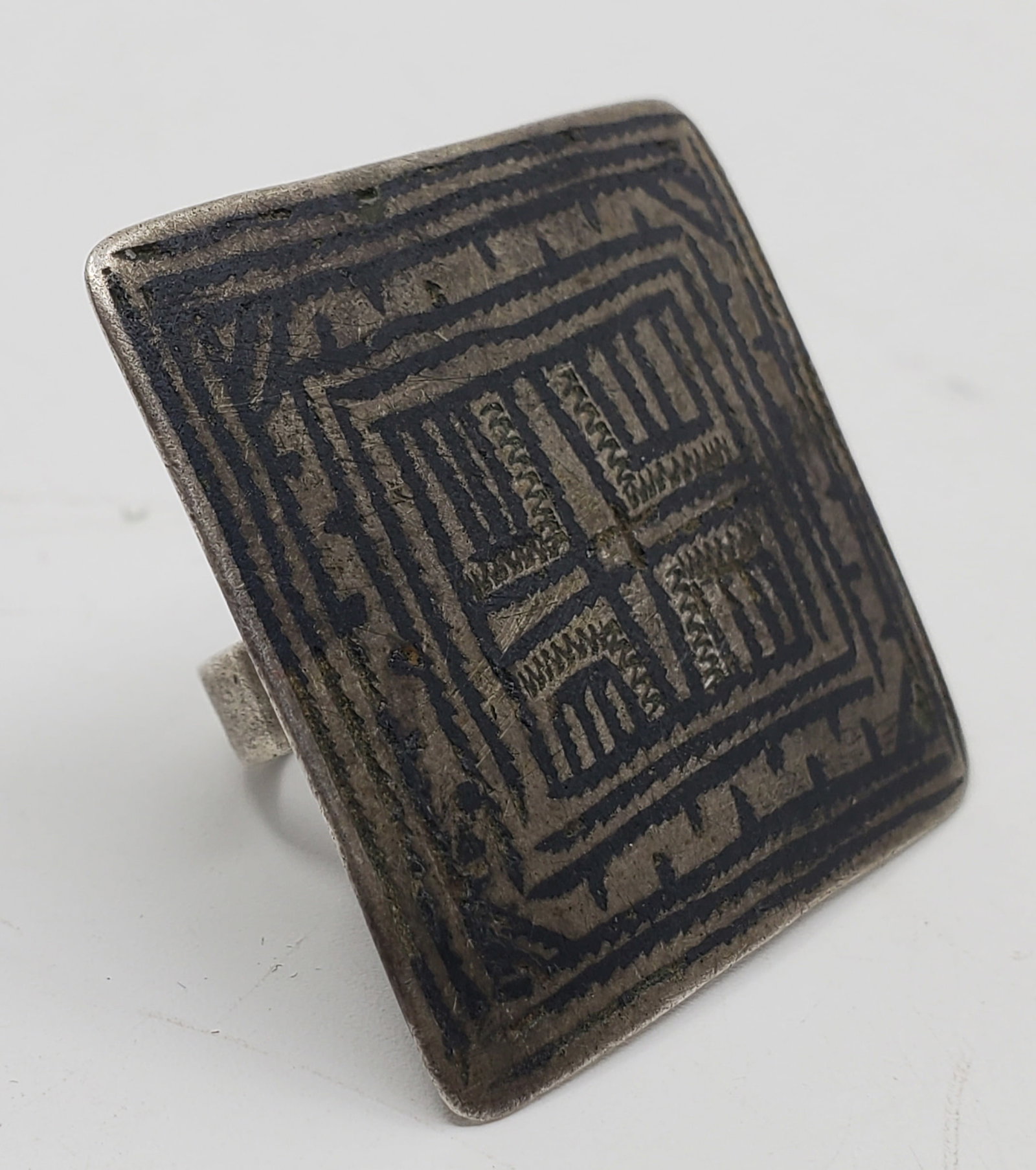 Antique African Sterling Silver Niello Ring: Sterling Silver African Ring with Niello Size : 8 Weight: 12,6 g