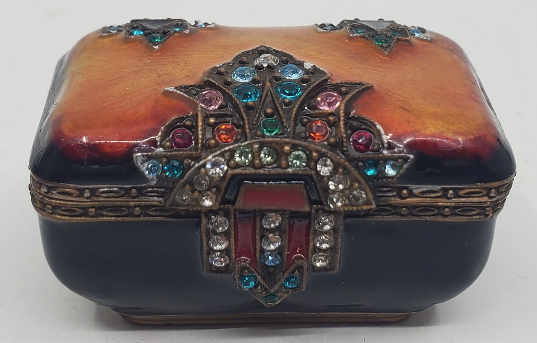 JAY STRONGWATER - Tiny Jewelled Box: 1 x 1 x 1 3/4". In it's original box and pouch, marked inside Jay Strongwater 2006