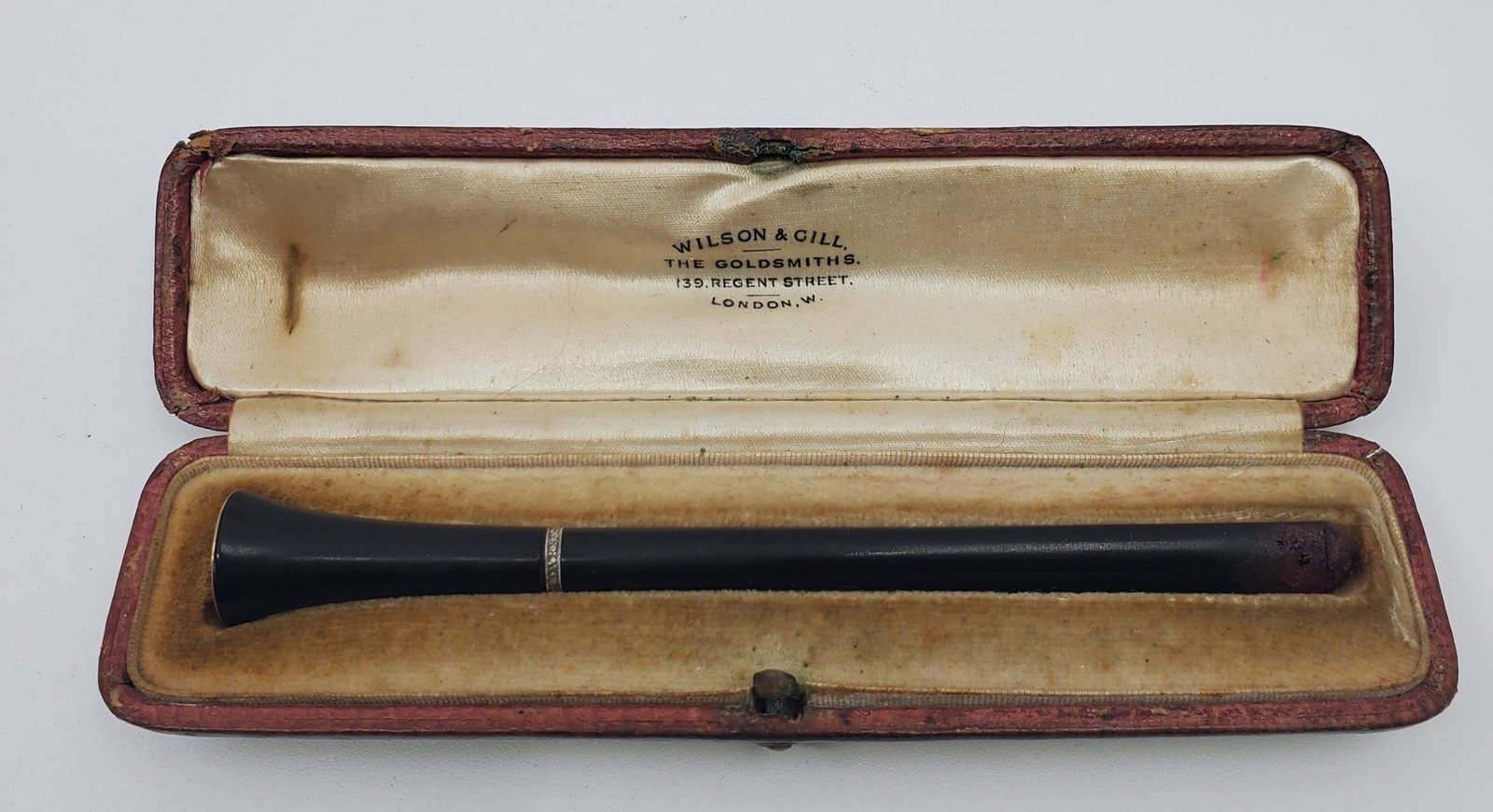 Wilson & Gill, 9KT Gold and Diamonds Cigarette Holder (1 of 7)