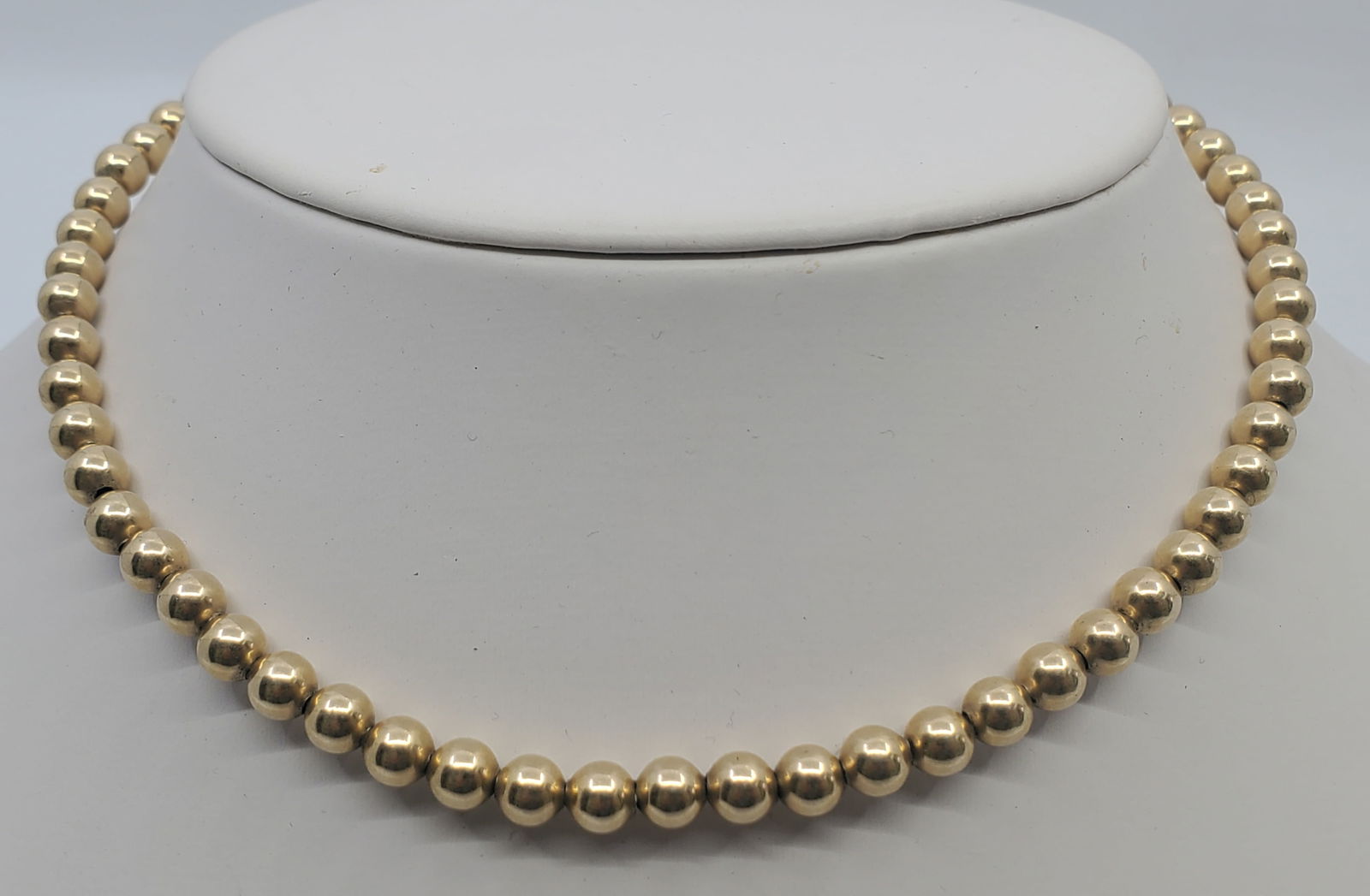 Antique Gold Filled Beaded Necklace: Gold Filled Beaded Necklace, Marked near the clasp 1/20 12KT GF16"Weight: 19,1 g