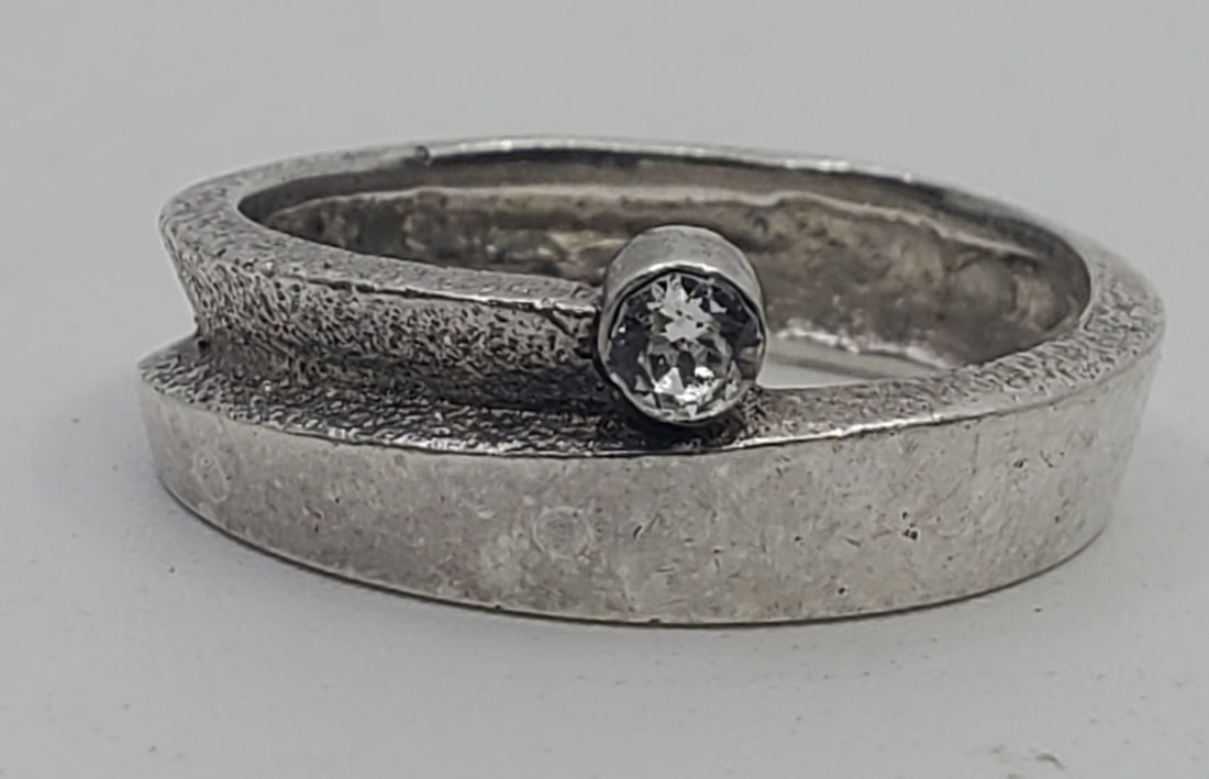 Modernist Sterling Silver Ring: Sterling Silver Ring, marked inside Size : 8Weight: 3,8 g