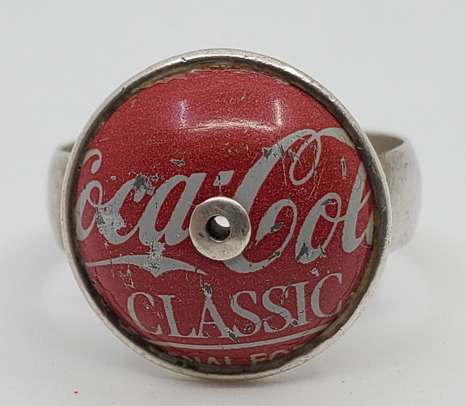 Vintage Sterling Silver Coca-Cola Sterling Silver Ring: Sterling silver Ring, with Coca-Cola Design on top, marked inside L. Racom 925Size : 8Weight: 4,9 g