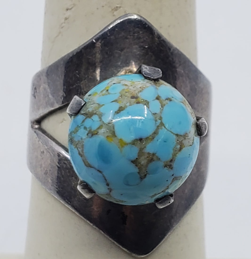 Sigi Pineda, Mexican Sterling Silver Turquoise Ring: Sterling Silver Turquoise Ring, marked inside S-P Mexico 925Size : 7 1/2Weight: 7 g