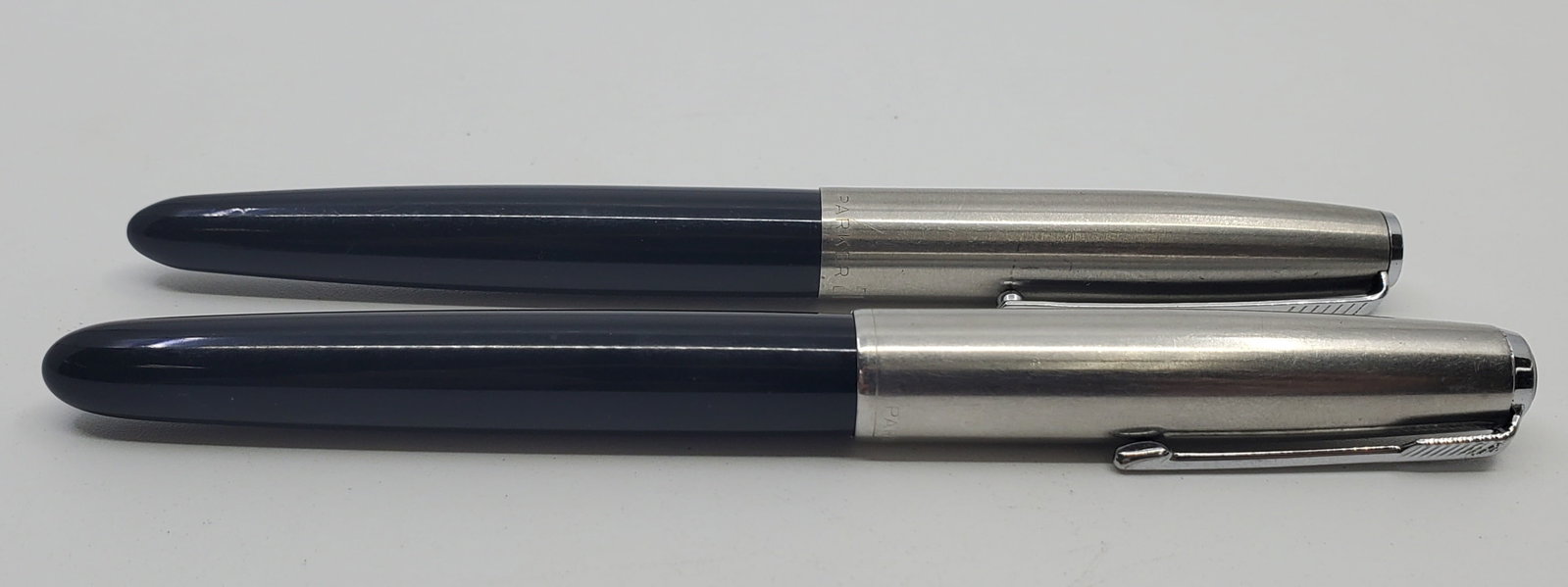 Set of 2 Parker Fountain Pen: Including : Parker 21 Black Foutain pen, Parker Black Fountain Pen