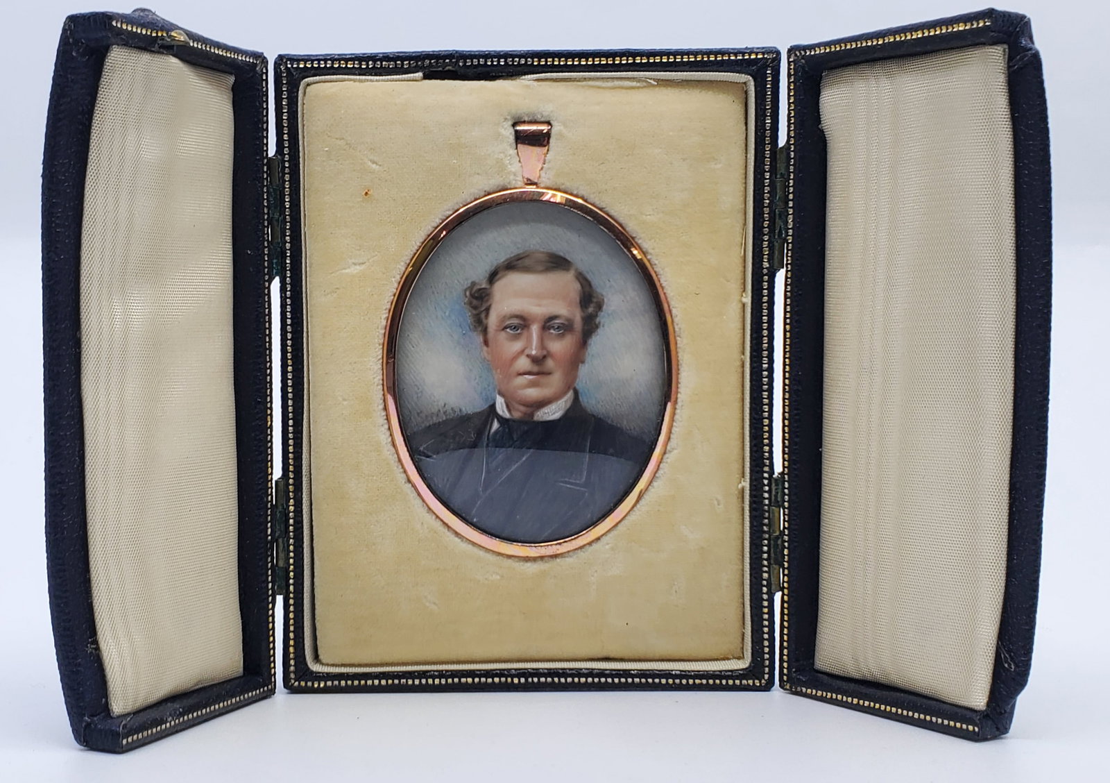 Antique Painted Miniature Gentleman's Portrait Pendant, Framed, Cased (1 of 6)