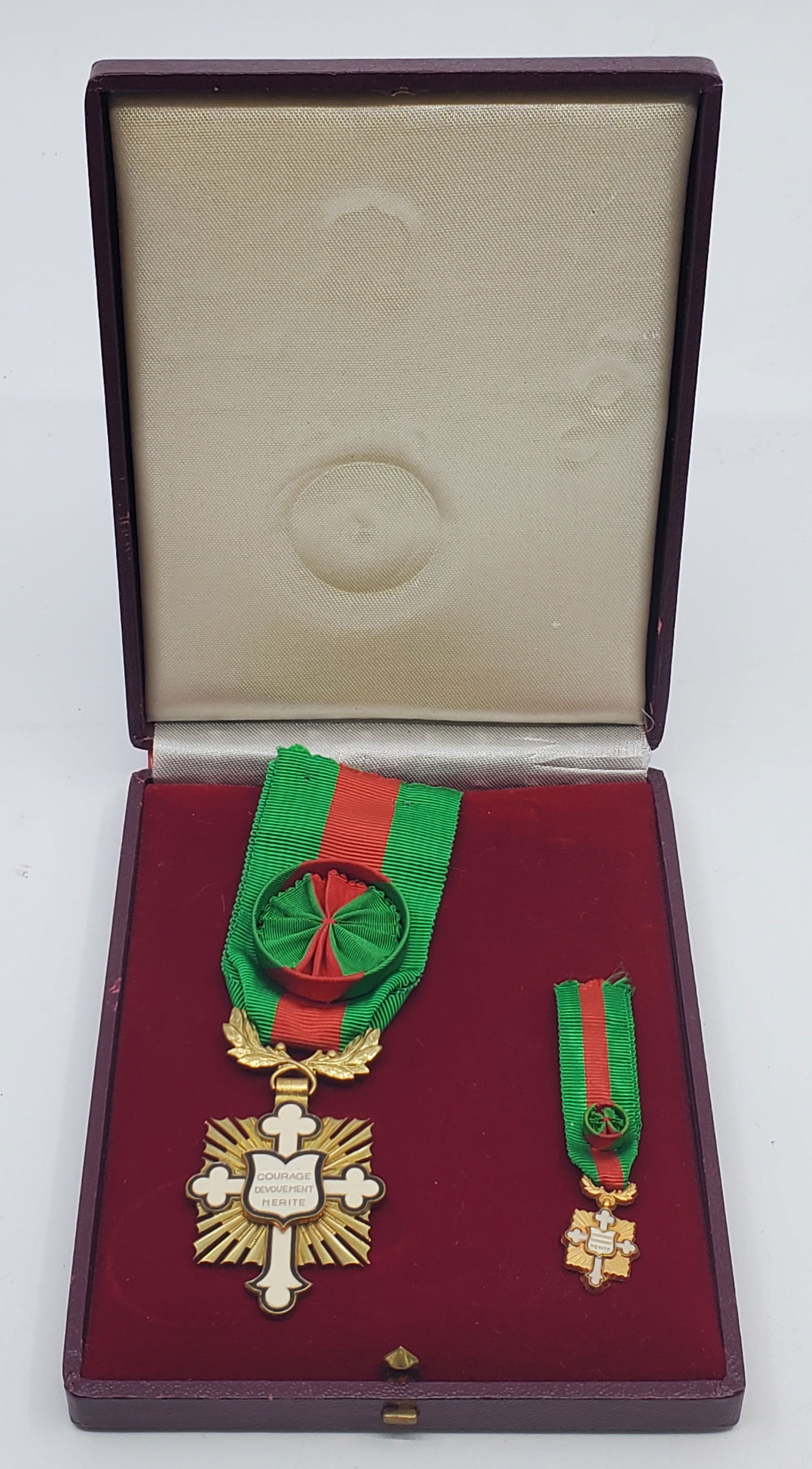 FRANCE Honour Medal for Courage and Devotion, Boxed, with miniature: Gilt bronze, as new