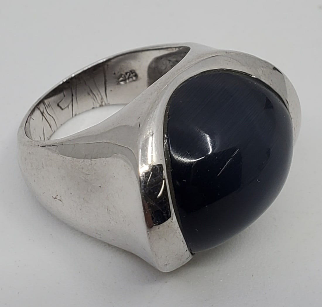 925 Silver Ring with Blue Cat's Eye Cabochon (1 of 5)