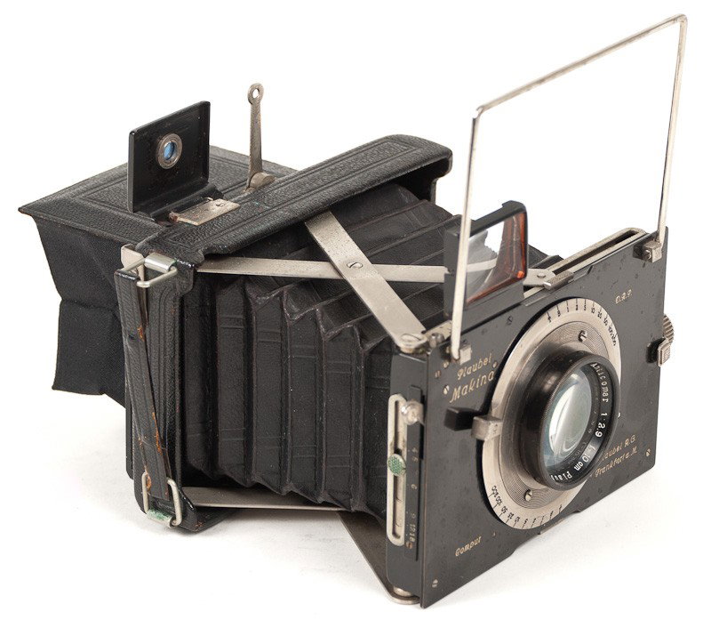 Plaubel Makina I (Black) Plate Camera : Plaubel Makina I (Black) Plate Camera with Anticomar Lens. Manufactured in Frankfurt, Germany circa 1926. Provenance: The Kaprelian Camera Collection, Philadelphia, PA.