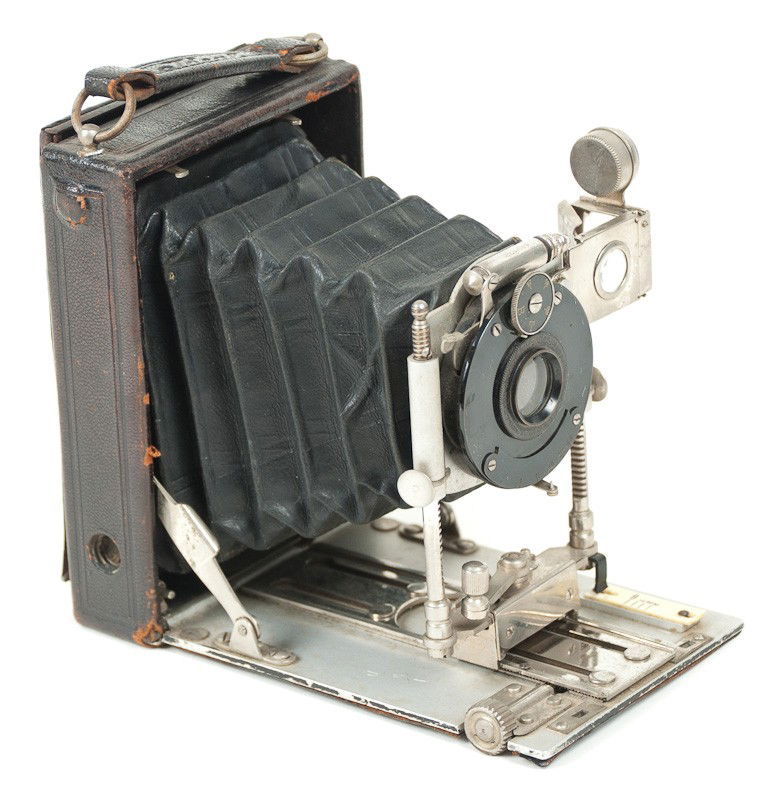 Hüttig A.G. 1907 Ideal Folding Plate Camera: Hüttig A.G. (Huttig) Model 1907 Ideal Folding Plate Camera with Zeiss Ikon Back. Manufactured in Dresden, Germany. Provenance: The Kaprelian Camera Collection, Philadelphia, PA.