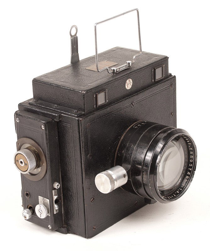 Van Neck (VN) Press Camera : Van Neck (VN) Press Camera with an Ernemann Ernostar f/1.5 12.5cm Lens. Manufactured in London, England. Provenance: The Kaprelian Camera Collection, Philadelphia, PA.