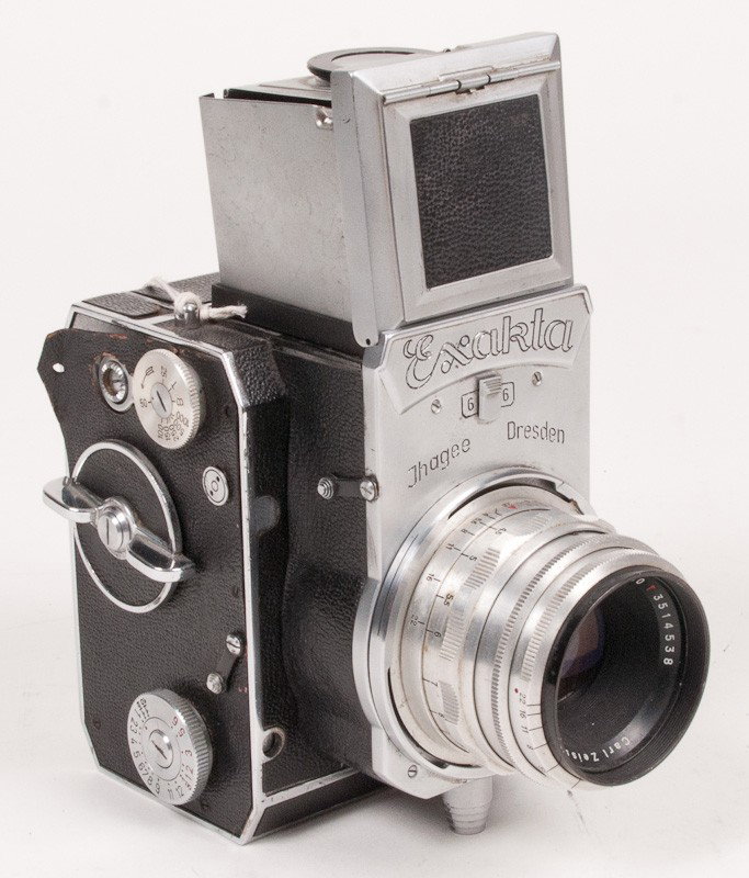 Exakta 66 (6x6cm) SLR Roll Film Camera: Exakta 66 (6x6cm) SLR Roll Film Camera with Carl Zeiss Jena 80mm Tessar F/2.8 Lens. Manufactured by Ihagee in U.S.S.R. Occupied Dresden, Germany circa 1955. Provenance: The Kaprelian Camera Collection
