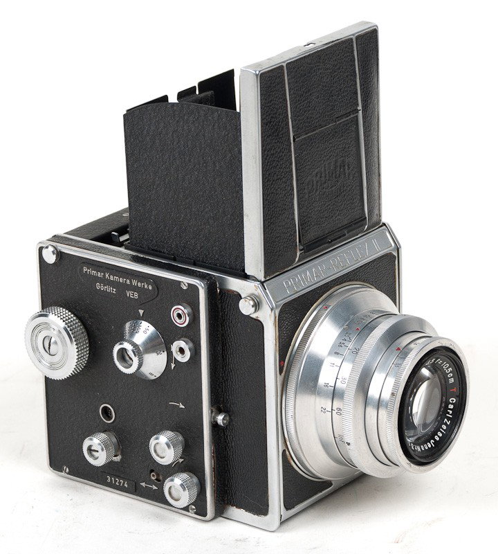 Primar Reflex II SLR Roll Film Camera : Primar Reflex II SLR Camera (Serial No. 31274) with Carl Zeiss Jena Tessar Lens. Manufactured by Bentzin in Görlitz, Germany. Provenance: The Kaprelian Camera Collection, Philadelphia, PA.