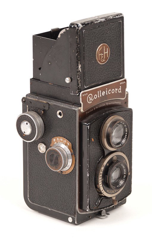 Rolleicord with Rollekin Back, Twin Lens Reflex: Rolleicord with Rollekin Back, Twin Lens Reflex, 120 Roll Film Camera with Compur Shutter and Zeiss Triotar Lens. Manufactured by Franke & Heidecke in Braunschweig, Germany. Provenance: The Kaprelian 